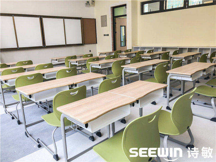學生課桌椅