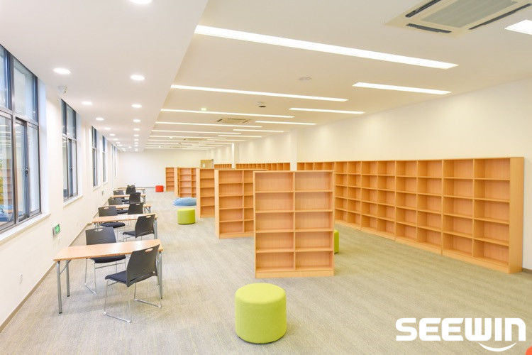 學(xué)校圖書館