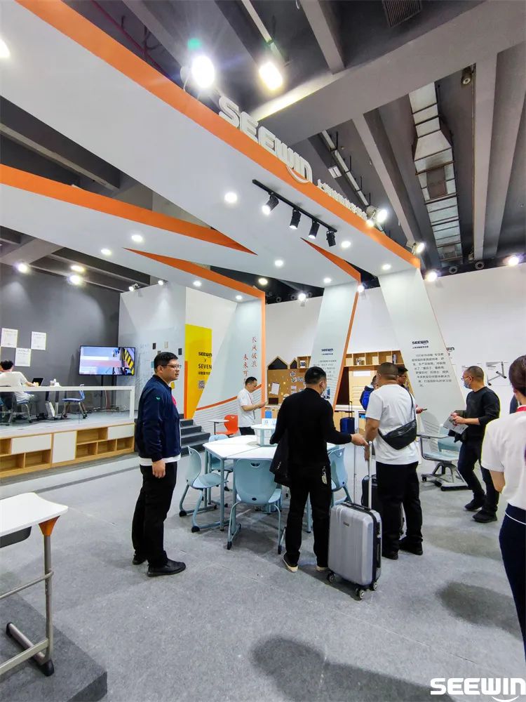 詩敏教學(xué)設(shè)備