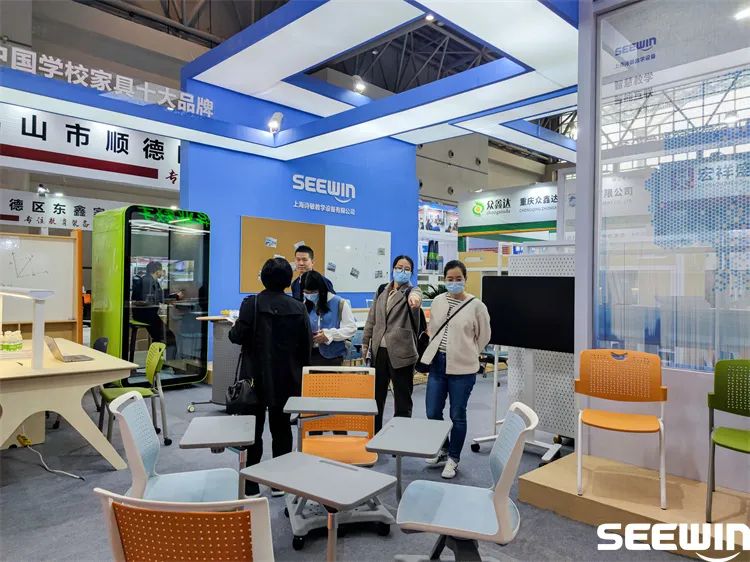 未來(lái)學(xué)校家具